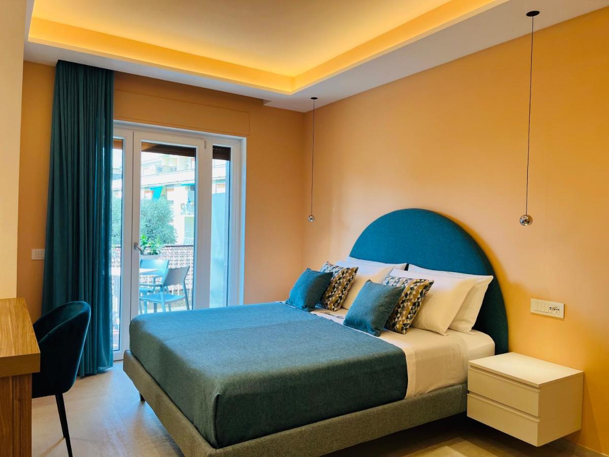 Yourhome - Lucrezia Suites Sorrento Ngoại thất bức ảnh