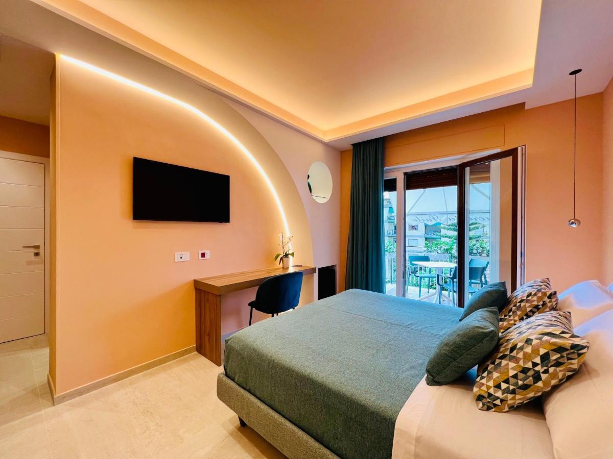 Yourhome - Lucrezia Suites Sorrento Ngoại thất bức ảnh